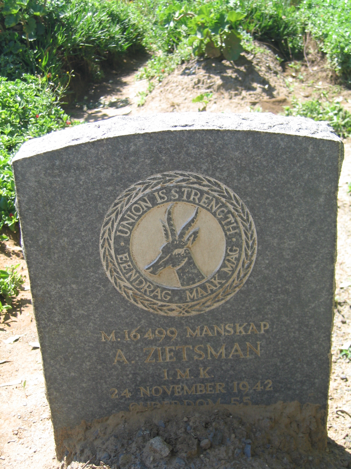 Photo from /search/photos/South Africa/Kwazulu Natal/LADYSMITH CEMETERY/zietsman_a.JPG